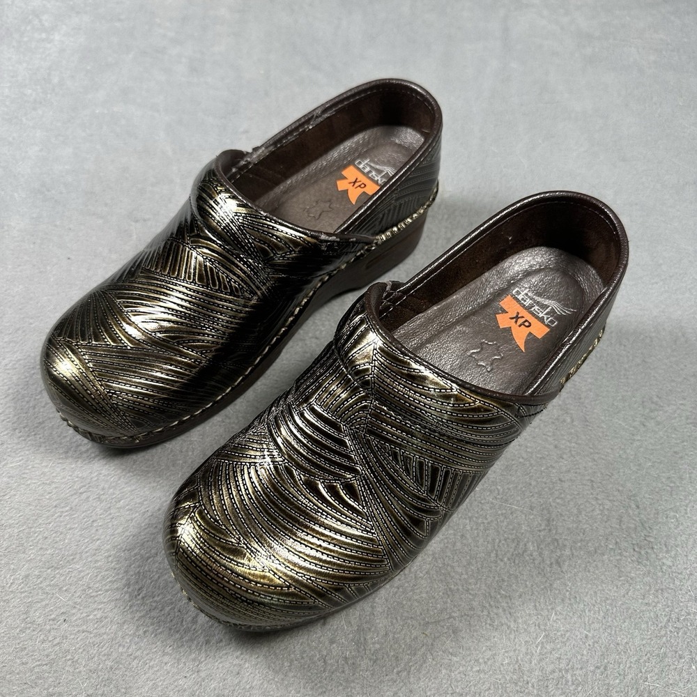 Dansko XP Professional Clogs Womens 37 US 6.5-7 Bronze Metallic Leather